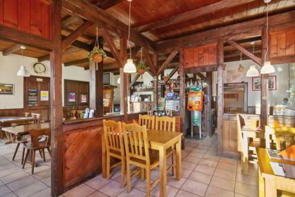 Magnifique immeuble de 2 appartements et un restaurant 1/5