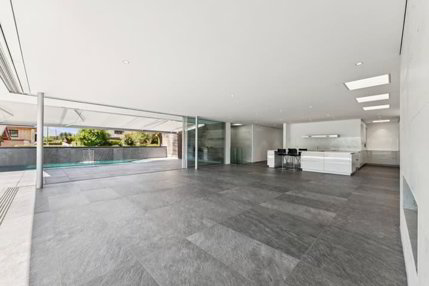 Villa contemporaine de haut standing au bord du Lac de la Gruyère 1/5