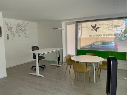 Bureau moderne avec vitrines à louer Quartier Eglise Rouge à Neuchâtel 1/5