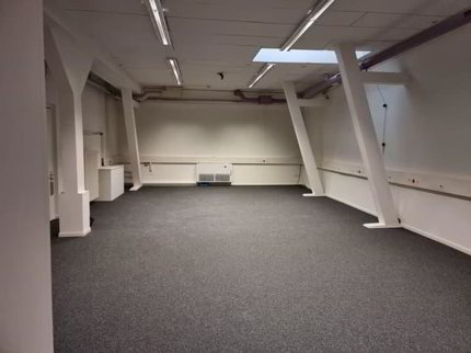 Salle d'env. 78 m2 à louer à Neuchâtel 1/5