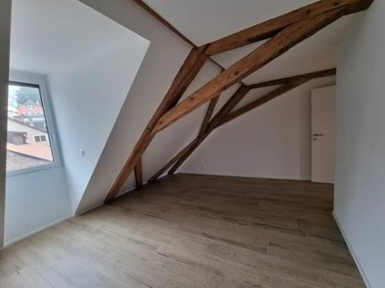 Appartement de 2,5 pièces + espace sous comble 1/5