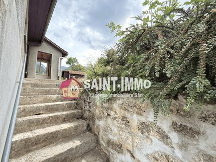 Maison villageoise de 3 pièces avec jardin, garage et combles... 1/5