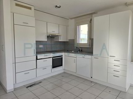 Zu vermieten - Schöne 4-Zimmer-Wohnung im 2. Stock 1/5