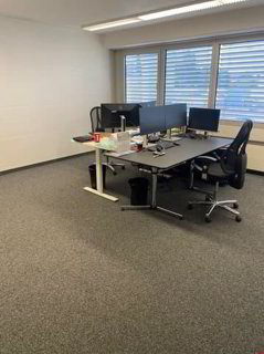 Büro-/Gewerberäumlichkeiten an idealer Lage in Nidau 1/3