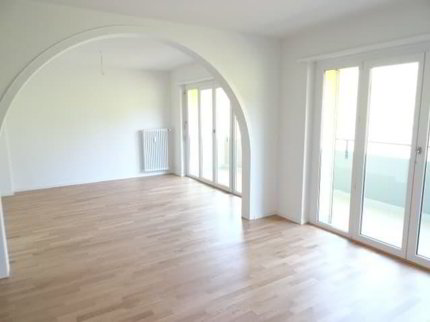 Bel appartement rénové au 3ème étage 1/5
