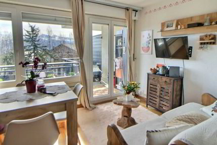 Charmant 2.5 pièces rénové avec balcon plein sud au coeur de... 1/5