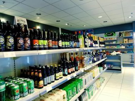 Magasin avec service de kiosque dans un centre commercial 1/3