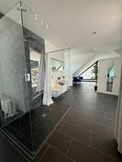 Maison individuelle de 8.5 pièces en location à Sisikon 1/5