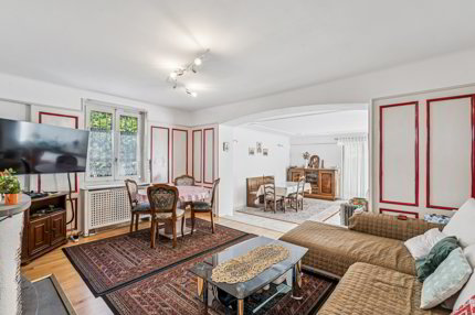Renovationsbedürftiges Einfamilienhaus mit attraktivem Grundstück 1/5