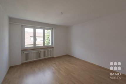 Helle 3.5-Zimmer-Wohnung mit Balkon 1/5
