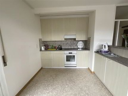 2.5-Zimmer-Dachwohnung mit Balkon und schöner Aussicht in Biel 1/5