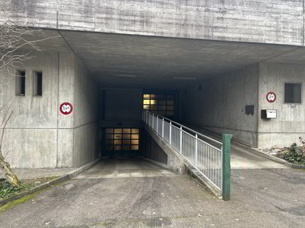 Einstellplätze in Binningen 1/3