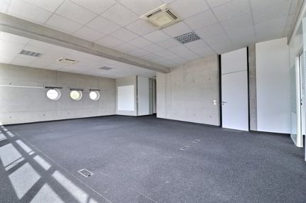 Commercial for rent, Route André Piller 43 (Corminboeuf, Switzerland) 1/5
