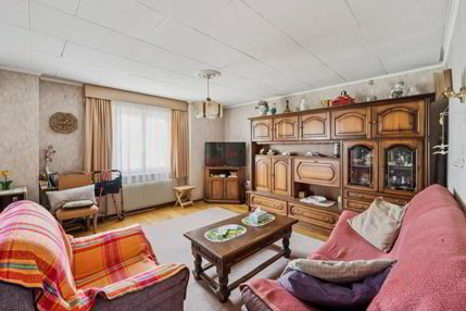 Maison villageoise de 6 appartements et 10 places de parc avec grange 1/5