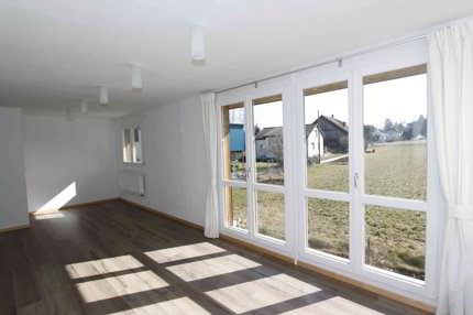 Sonnige Maisonette-Wohnung mit Garage und Gartenhalle 1/5