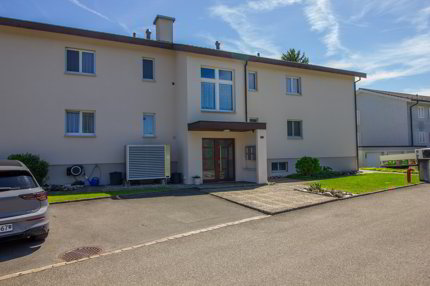 Gemütliche 4.5 Zimmer-Wohnung an ruhiger Lage mit Hobbyraum, Garage und viel Gestaltungspotenzial 1/5