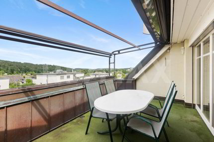 Charmante 4.5-Zi.-Dachwohnung mit sonnigem Balkon und Weitsicht 1/5