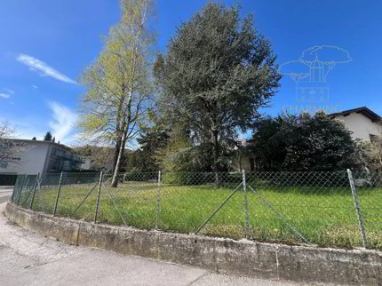 Villa con Ampio Terreno Edificabile nel Cuore di Ponte Capriasca 1/5