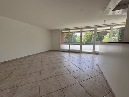 Moderne 3.5-Zimmer-Wohnung mit Parkblick 1/5