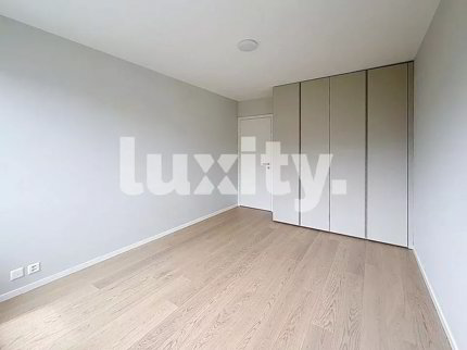 undefined 1/3