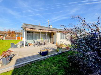 Freistehendes Einfamilienhaus mit grossem Garten 1/5