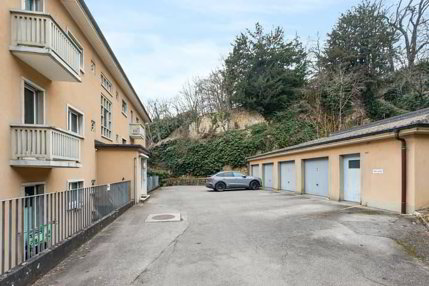 Garage box à louer - A côté de la gare 1/1