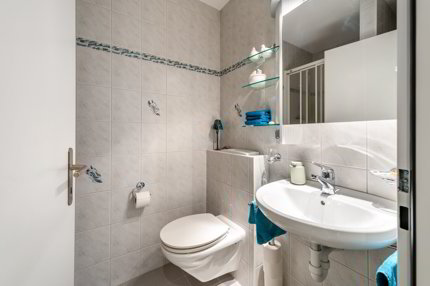 Appartement PPE de 4.5 pièces en vente à Nähe Bushaltestelle Breiti 1/5