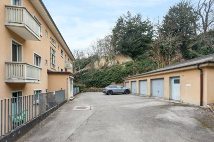 Garage box à louer - A côté de la gare 1/1