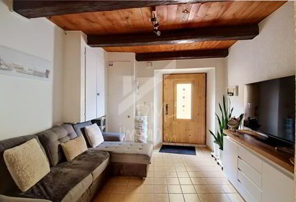 Maison de village rénovée en triplex 1/5
