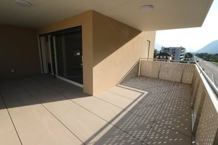 Appartement neuf de 3.5 pièces avec balcon et vue sur les montagnes à... 1/5