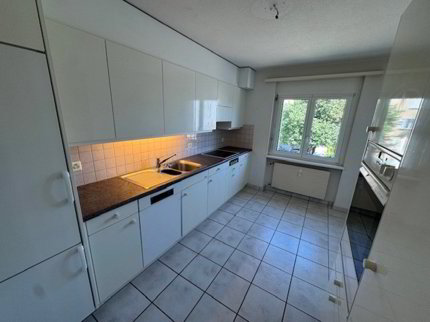 Charmante, teilsanierte 3.5-Zimmerwohnung im Zentrum 1/5