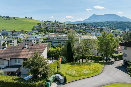 Maison individuelle with 5.5 rooms on sale in Adligenswil - 168 m² 1/5