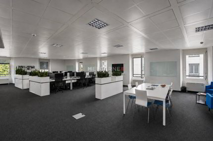 Bureau for rent in Rue Kléberg. - 237 m² 1/5