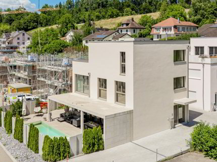Premium-EFH mit hochwertigem Ausbau und Aussenpool 1/5