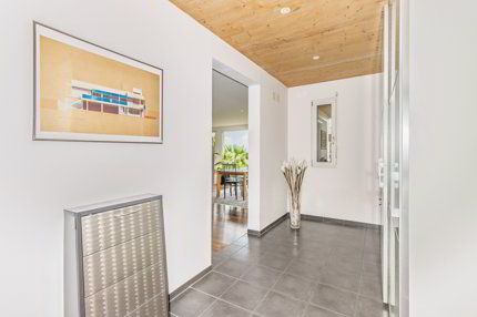 Charaktervolles 4.5-Zimmer-Architektenhaus - Moderne Holzarchitektur mit unverbaubarer Weitsicht 1/5