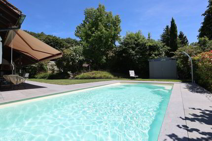 Magnifique maison rénovée de 7.5 pièces avec piscine extérieure 1/5