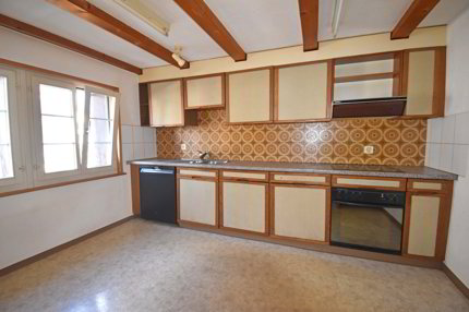 Doppelhaushälfte mit Renovationspotenzial und optionale vermietete Nachbarhälfte 1/5