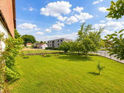 Ferme de caractère avec 3 logements indépendants sur 2'998 m² de... 1/5