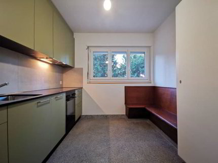 Helle 3-Zimmer-Wohnung mit Balkon an der General-Dufour-Strasse in Biel 1/5