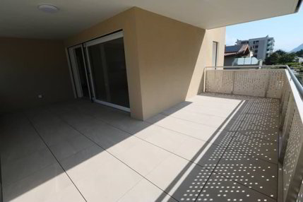 Appartement neuf de 3.5 pièces avec balcon et vue sur les montagnes à... 1/5