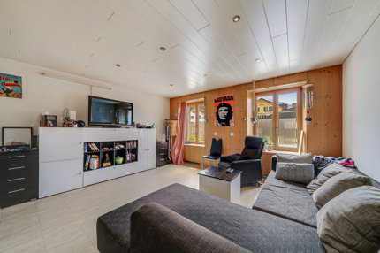 6.5-Zimmer Reiheneinfamilienhaus mit viel Charme 1/5