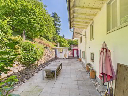 Grosses Bauernhaus mit viel Potential 1/5