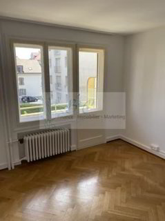 Un bel appartement de 2.5 pièces avec balcon est à louer sur Peseux ! 1/5