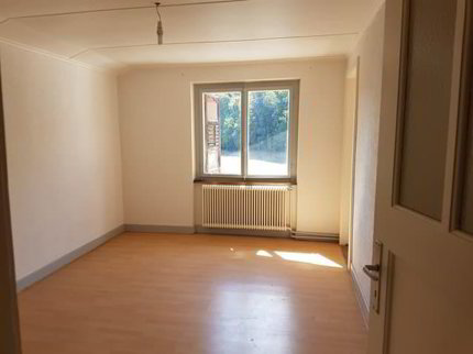A vendre 2 appartements, 1 restaurant, 1 dépôt et grand parking. 1/5