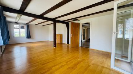 5-Zimmer-Wohnung mit mehreren Terrassen und ein Parkplatz inklusive 1/5