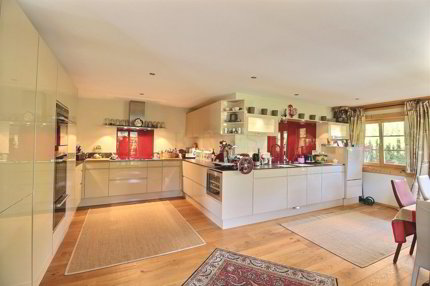 Appartement PPE with 7.5 rooms on sale in Château-d'Oex - 274 m² 1/5