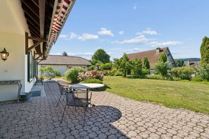 Charmantes Einfamilienhaus in Rheinnähe - mit grossem Garten und Werkstatt 1/5