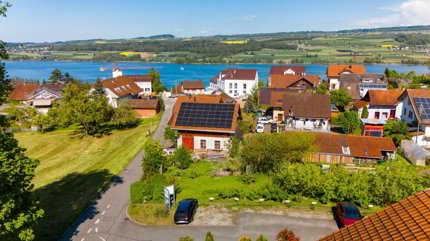 Bauland an guter Lage Wohn- und Gewerbezone mit Seesicht 1/3