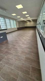 Local commercial à louer! 1/1