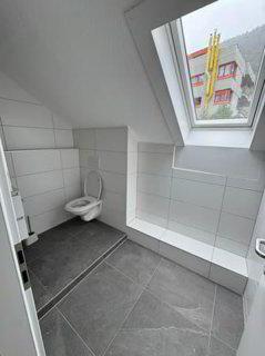 Charmant appartement sous les toits de 2 pièces à Saint-Imier 1/5